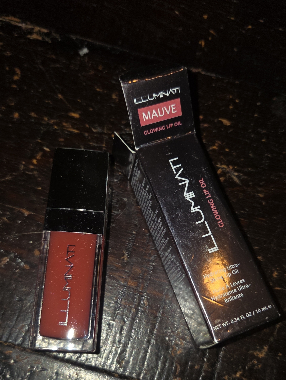 Illuminati Mauve Glowing Lip Oil - Hydrating Mauve Shine